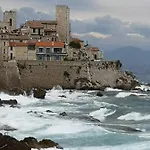 5 Min To Sea Francaise Old Town Apartament *