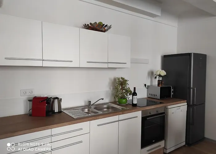 5 Min To Sea Francaise Old Town Daire *