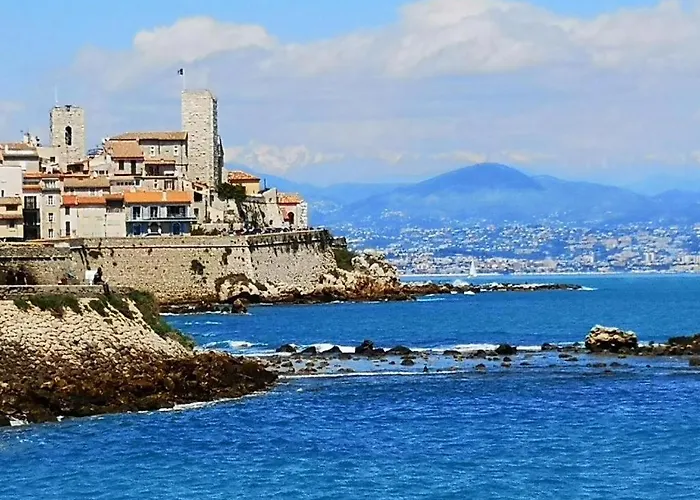 5 Min To Sea Francaise Old Town Daire *